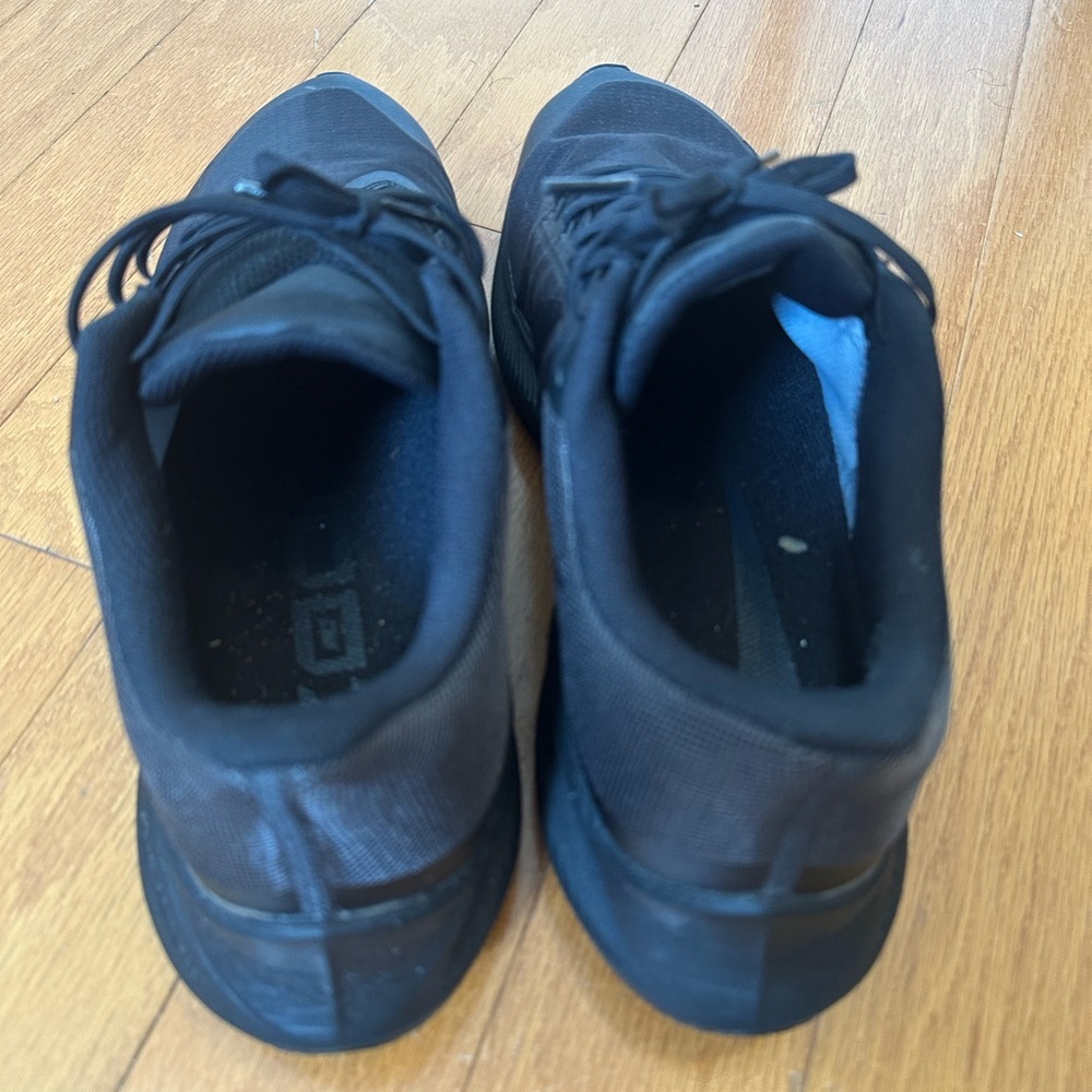 Nike Revolution 
Men's Road Running Shoes - Picture 5 of 6